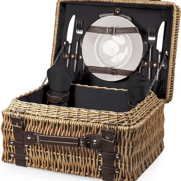 Other - Picnic Time Champion Picnic Basket with Deluxe Service for 2 Black NWT